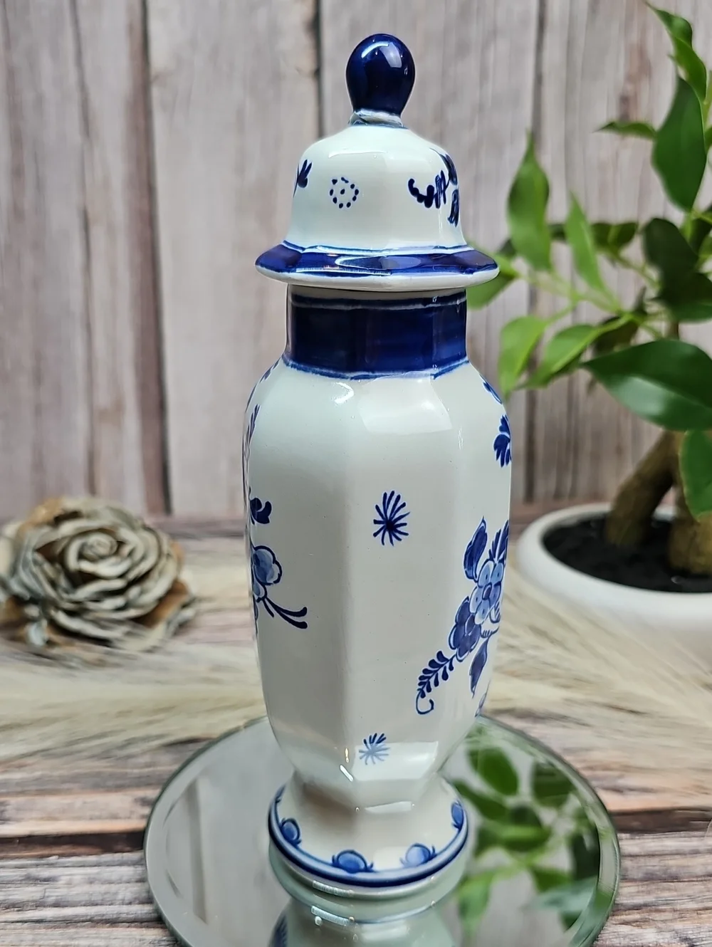 VINTAGE AUTHENTIC ROYAL DELFT BLUE & WHITE PORCELAIN BALUSTER JAR